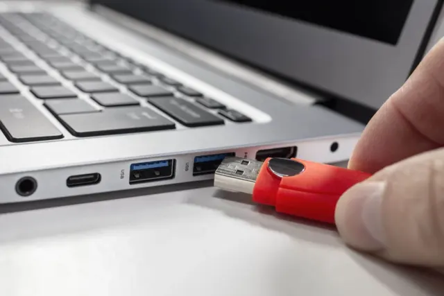 naprawa laptopów